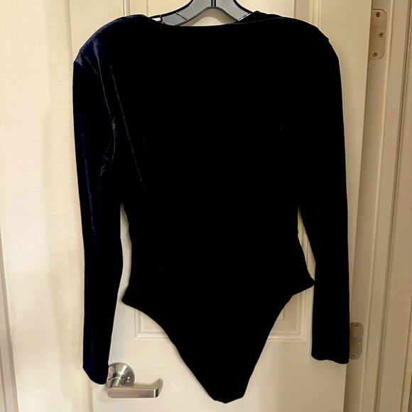 NWT Banana Republic Velvet Bodysuit - Picture 2 of 2
